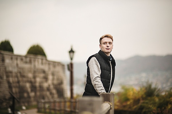 포토 JPG 주간 서양인 외국인 공원 남자 난간 한명 서기 상반신 20대 성인 야외 옆모습 가을 청년남자한명만 성인남자한명만 낙산공원 국내포토 자연요소 1 계절 공공시설 뷰포인트 모션 서울 사람 인종 청년 남자한명만 성인남자만 청년남자만 파일형식