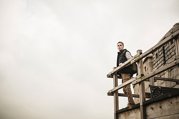 포토 JPG 주간 전신 서양인 외국인 공원 남자 난간 하늘 한명 서기 20대 성인 야외 옆모습 가을 성벽 청년남자한명만 성인남자한명만 낙산공원 국내포토 자연요소 1 계절 공공시설 뷰포인트 모션 서울 사람 인종 청년 남자한명만 성인남자만 청년남자만 파일형식