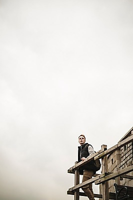 포토 JPG 주간 서양인 외국인 공원 남자 난간 하늘 한명 서기 상반신 20대 성인 야외 옆모습 가을 성벽 청년남자한명만 성인남자한명만 낙산공원 국내포토 자연요소 1 계절 공공시설 뷰포인트 모션 서울 사람 인종 청년 남자한명만 성인남자만 청년남자만 파일형식