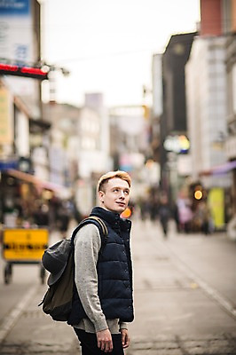 포토 JPG 주간 서양인 외국인 남자 거리 한명 상반신 20대 성인 야외 옆모습 인사동 인사동거리 청년남자한명만 성인남자한명만 국내포토 자연요소 1 뷰포인트 서울 사람 인종 청년 남자한명만 성인남자만 청년남자만 파일형식