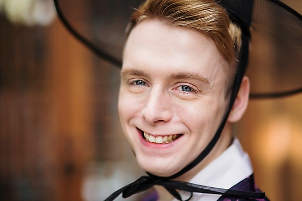 포토 JPG 서양인 외국인 남자 실내 한명 미소 상반신 20대 성인 체험 전통의상 한복 즐거움 전통체험 선비 청년남자한명만 성인남자한명만 국내포토 갓모자 모자_잡화 1 한국전통 전통 감정 컨셉 전통소품 표정 사람 인종 청년 내부 남자한명만 성인남자만 청년남자만 파일형식