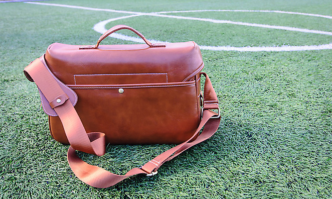 포토 JPG 해외이미지 길 여행 밭 가방 휴가 노동자 손잡이 사람없음 야외 가로 초록색 갈색 유행 여행가방 축구 수확 골동품 짐 업무 거친 클래식 가죽 자르기 오브젝트 싱글 질감 복고 팩 숨김 옛날 스타일 해외202004 해외포토 직업 잡화 컬러 컨셉 농업 모션 구기 화장품 작업 파일형식 이미지허브