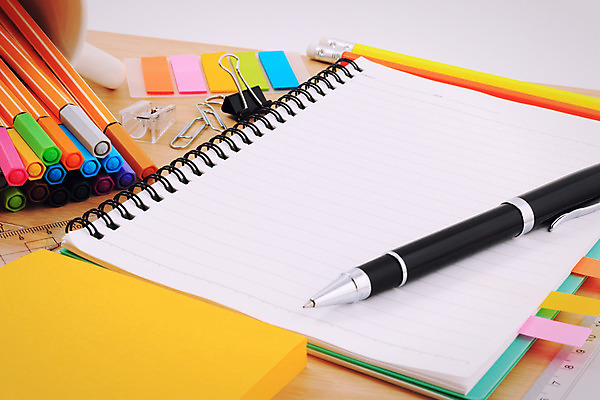 포토 JPG 해외이미지 직업 학생 라이프스타일 종이 장신구 학교 탁자 아이디어 자 사람없음 목재 책 세트 컬러풀 사무실 연필 펜 쪽지 교사 공책 공백 업무 수학 정상 편지지 책상 준비 지우개 정사각형 클립 각도 지역 비서 바인더 나누기 인기 캘리퍼스 공급 강조 해외202004 해외포토 도형 나무 교육 컬러 가구 컨셉 비즈니스 재료 교과목 문구용품 학용품 생활 필기구 사무용품 공구 작업 편지 사칙연산 파일형식 이미지허브