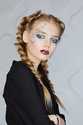 포토 JPG 해외이미지 모델 디자인 응시 여자 얼굴 백그라운드 무지개 신체 미술 한명 사람 컬러풀 유행 페인트 화장품 젖음 립스틱 화려 폭발 가루 피부 입술 예술가 먼지 공상 아이섀도 스타일 해외202004 해외포토 자연요소 1 시선 컬러 컨셉 문화예술 신체부위 뷰티 파일형식 이미지허브