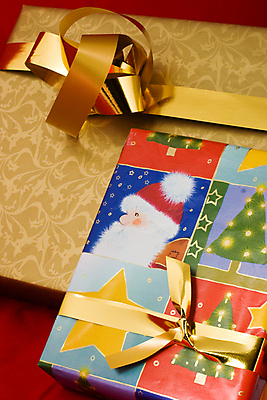 포토 JPG 해외이미지 계절 리본 종이 백그라운드 크리스마스 겨울 포장 휴가 선물 사람없음 장식 빨간색 빛 쇼핑 상자 산타클로스 파티 놀람 축하 그룹 주기 포장소품 해외202004 해외포토 기념일 감정 컬러 컨셉 모션 표정 이벤트 오브젝트 포장재료 파일형식 이미지허브