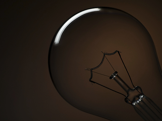 포토 JPG 해외이미지 모양 1 디자인 컨셉 생각 전구 상상 유리 아이디어 창조 사람없음 세로 빛 갈색 환경 금속 힘 장비 에너지 램프 투명 심볼 오브젝트 백열등 싱글 슛 해결 빛망울 광 텅스텐 필라멘트 공급 해외202004 해외포토 컬러 재질 조명 원소 파일형식 이미지허브