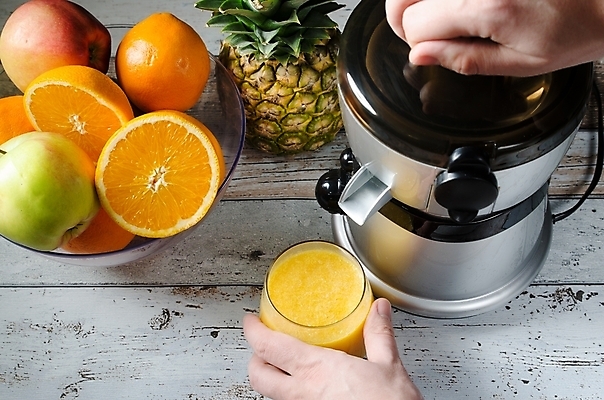 포토 JPG 해외이미지 라이프스타일 음료 음식 다이어트 오렌지 과일 가정 유리 주방용품 귤 주택 건강 사람없음 목재 기계 침묵 주스 장비 기구 신선 잡기 사과 혼합 먹기 책상 파인애플 유기농 만들기 느림 짜기 채식주의자 해외202004 해외포토 나무 웰빙 가구 생활용품 재료 모션 재질 건물 생활 소리 열대과일 채식 파일형식 이미지허브