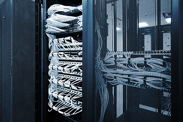 포토 JPG 해외이미지 산업 인터넷 비즈니스 통신 부분 실내 사람없음 가로 파란색 전자제품 컴퓨터 상자 사무실 파티 쌓기 문 상점 자료 힘 방 장비 발전기 네트워크 센터 연결 접속 다발 보안 지역 수납 질서 스위치 주인 방화벽 서버 신발장 줄서기 지원 해외202004 해외포토 컬러 모션 안전 이벤트 내부 발전소 예절 파일형식 이미지허브