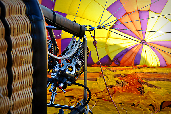 포토 JPG 해외이미지 스포츠 여행 교통시설 하늘 풍경 사람없음 여름 컬러풀 햇빛 노란색 바구니 맑음 축제 활발 자유 열기구 뜨거움 승차 버너 항공 장면 풍선 해외202004 해외포토 계절 컬러 교통 컨셉 항공교통 모션 날씨 태양 시설 파일형식 이미지허브