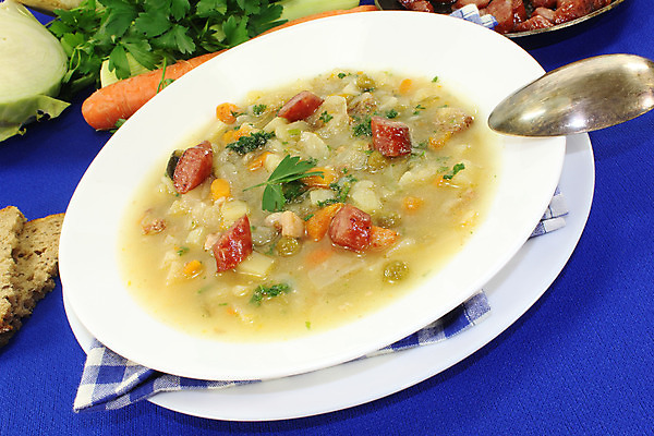 포토 JPG 해외이미지 접시 채소 감자 사람없음 주방 식사 저녁식사 당근 사발 수프 메뉴 완두콩 양배추 부추 점심식사 해외202004 해외포토 식기 콩 뿌리채소 사기그릇 파일형식 이미지허브