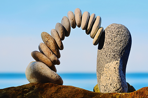 포토 JPG 해외이미지 선 곡선 자연 숙이기 사람없음 세로 쌓기 스파 조약돌 흰색 그룹 정상 균형 명상 아치 흙더미 돌무덤 평형 해외202004 해외포토 컬러 포즈 모션 수영 흙 돌_바위 무덤 생태계 파일형식 더미 이미지허브