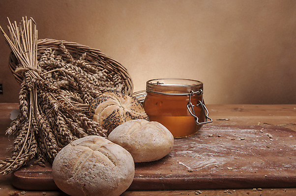 포토 JPG 해외이미지 식물 구름 전통 음식 빵 조각 백그라운드 다이어트 채소 과일 자연 탁자 하늘 아침 치즈 건조 파스타 건강 옥수수 씨앗 사람없음 목재 파란색 빛 갈색 주방 식사 빵집 맛 아침식사 상품 굽기 향수 준비 유기농 심플 밀가루 꿀 덩어리 작살 호밀 귀리 해외202004 해외포토 주간 자연요소 나무 웰빙 컬러 가구 컨셉 재료 유제품 곡류 서양음식 상점 화장품 가루 구이 생태계 파일형식 이미지허브