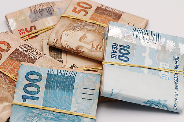 포토 JPG 해외이미지 돈 사람없음 금융 경제 덮개 남아메리카 시장 투자 팩 브라질 계산서 진짜 브라질사람 해외202004 해외포토 비즈니스 아메리카 화장품 뚜껑 재산 파일형식 이미지허브