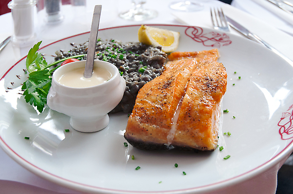 포토 JPG 해외이미지 전통 접시 음식 백그라운드 채소 탁자 밥 조개 새우 잉크 갑각류 요리 사람없음 목재 초록색 컬러풀 노란색 케이크 식당 식사 흐름 껍질 원형 고명 지중해 해산물 오징어 레시피 리조또 사프란 전문 세련 해외202004 해외포토 도형 나무 동물 식기 바다 컬러 가구 컨셉 재료 어패류 디저트 연체동물 상점 수중동물 향신료 파일형식 이미지허브