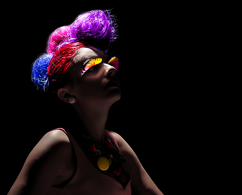 포토 JPG 해외이미지 모델 헤어스타일 여자 한명 유행 흰색 화려 이발 자르기 고립 스타일링 스타일 해외202004 해외포토 1 컬러 컨셉 모션 사람 파일형식 이미지허브