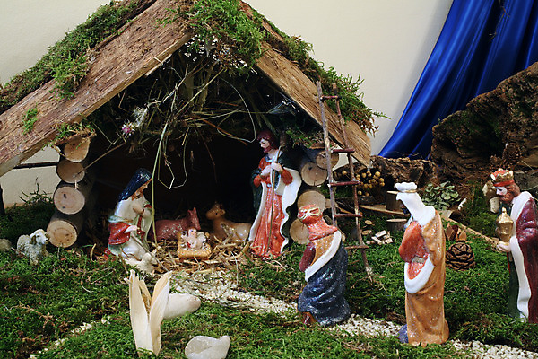 포토 JPG 해외이미지 남자 기독교 종교 크리스마스 엄마 휴가 천사 사람없음 조각상 교회 평화 성경 피규어 아기 예수 영혼 아빠 양치기 성자 야간 왕 장면 신성 양고기 밀짚 요셉 베들레헴 신앙심 해외202004 해외포토 자연요소 직업 기념일 컨셉 종교용품 가족 종교건축 육류 사람 건물 조형물 미니어처 신_종교 짚 파일형식 이미지허브