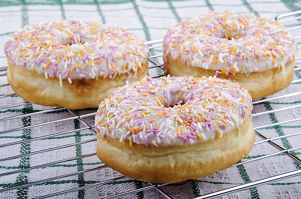 포토 JPG 해외이미지 디저트 사람없음 컬러풀 케이크 얼음 빵집 대접 신선 원형 도넛 달콤 맛 설탕 굽기 뿌리기 반투명 페스츄리 해로움 프로스팅 해외202004 해외포토 자연요소 도형 음식 빵 컬러 컨셉 모션 상점 구이 제빵 파일형식 이미지허브