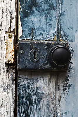 포토 JPG 해외이미지 외관 건축양식 날씨 자물쇠 손잡이 안전 사람없음 야외 건물 목재 문 페인트 손상 부식 잠금 보안 열쇠구멍 문고리 그런지 옛날 해외202004 해외포토 나무 건축물 건축 컨셉 재료 파일형식 이미지허브