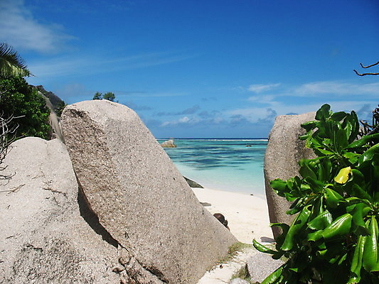 포토 JPG 해외이미지 구름 모래 파도 바다 섬 여행 백그라운드 자연 하늘 휴가 풍경 사람없음 물 여름 파란색 햇빛 태양 평화 맑음 새벽 바위 암초 세이셸 석호 파라다이스 화강암 수평선 해외202004 해외포토 자연요소 계절 컬러 컨셉 아프리카 날씨 암석 돌_바위 생태계 파일형식 이미지허브