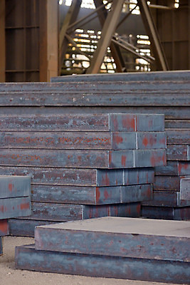 포토 JPG 해외이미지 식물 접시 산업 공장 불 불꽃 사람없음 빨간색 쌓기 금속 힘 회색 발전기 과학기술 추위 뜨거움 환경오염 제조 난로 철 버너 롤러 연료 온도 무거움 시트 자원 방앗간 방법 용광로 주조 철강 컨베어밸트 화상 아연 해외202004 해외포토 자연요소 식기 컬러 컨셉 공업 모션 재질 기술 기계 발전소 무게 상처 난방기 영양소 파일형식 이미지허브