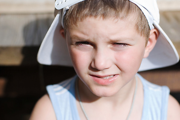 포토 JPG 해외이미지 행복 얼굴 어린이 하늘 휴가 사탕 한명 소년 태양 식사 코 해외202004 해외포토 자연요소 1 남자 감정 디저트 사람 신체부위 파일형식 이미지허브