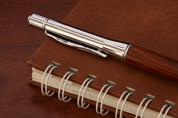 포토 JPG 해외이미지 종이 비즈니스 사람없음 목재 가로 사무실 펜 다이어리 쪽지 공책 공백 달력 오픈 계획 가죽 묘사 문서 페이지 해외202004 해외포토 나무 컨셉 재료 문구용품 필기구 사무용품 파일형식 이미지허브