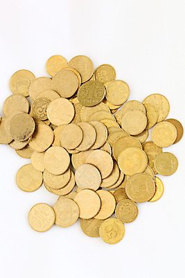 포토 JPG 해외이미지 조각 백그라운드 돈 비즈니스 주택 사람없음 금융 빛 숫자 반사 노란색 달러 금속 동전 저축 코트 성장 행운 그룹 변화 시장 재산 황금 중앙 큼 심볼 오브젝트 속도 투자 만들기 각도 보물 흙더미 소비에트 수입 우크라이나 해외202004 해외포토 문자 유럽 컬러 컨셉 모션 재질 건물 경제 흙 외투 크기 파일형식 더미 이미지허브