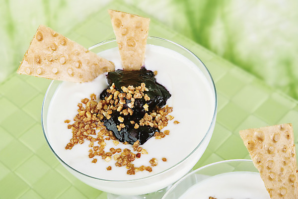 포토 JPG 해외이미지 유리 디저트 유제품 건강 사람없음 초록색 머그컵 신선 달콤 맛 블루베리 와플 요구르트 해외202004 해외포토 음식 컬러 컨셉 과일 재질 컵 파일형식 이미지허브