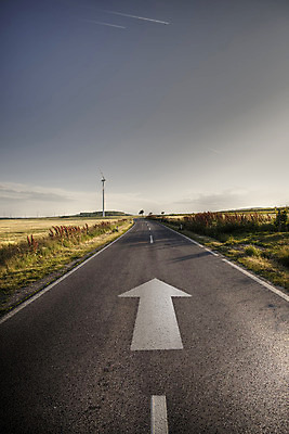 포토 JPG 해외이미지 구름 도로 여행 컨셉 지도 밭 비즈니스 자연 하늘 성공 바람 화살 거리 아이디어 사람없음 야외 여름 일몰 에너지 자유 도전 고속도로 오스트리아 계획 아스팔트 탈출 방향 사인 시작 비전 해결 방앗간 진행 골 방법 직진 충고 카피스페이스 해외202004 해외포토 자연요소 계절 유럽 길 농업 교통시설 날씨 노을 공백 생태계 파일형식 이미지허브
