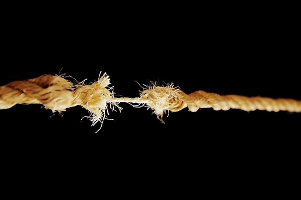 포토 JPG 해외이미지 밧줄 스트레스 사람없음 실 위험 오브젝트 섬유 긴장 격파 단절 해외202004 해외포토 감정 줄 컨셉 모션 직물 파일형식 이미지허브