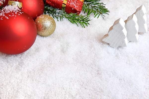 포토 JPG 해외이미지 나무 백그라운드 크리스마스 겨울 공 휴가 선물 사람없음 장식 빨간색 축제 추위 흰색 나뭇가지 눈송이 황금 전나무 해외202004 해외포토 식물 계절 기념일 컬러 눈_날씨 파일형식 이미지허브