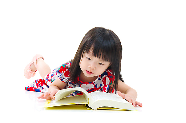 포토 JPG 해외이미지 전신 응시 여자 교육 딸 어린이 엎드리기 컨셉 한명 사람 동양인 상반신 책 독서 중국 히읗 해외202004 해외포토 1 시선 아시아 가족 모션 인종 자음 파일형식 이미지허브