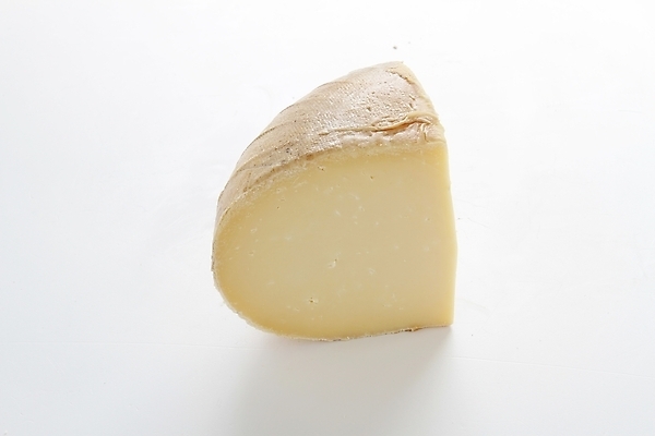 포토 JPG 해외이미지 음식 조각 부분 치즈 사람없음 원형 선택 자르기 먹기 장인 고립 해외202004 해외포토 도형 컨셉 모션 유제품 파일형식 이미지허브