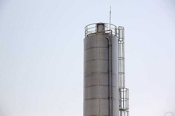 포토 JPG 해외이미지 구름 음료 사다리 하늘 사람없음 물 파란색 금속 목욕 큼 가득함 수도꼭지 탱크 스테인레스 용접 철강 해외202004 해외포토 자연요소 컬러 재질 청결 도구 크기 파일형식 이미지허브