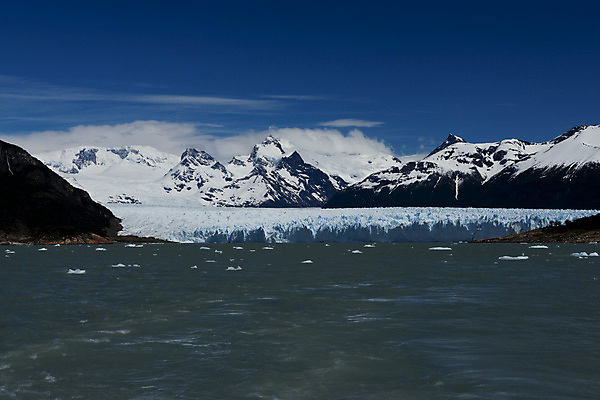 포토 JPG 해외이미지 호수 여행 자연 산 국립공원 풍경 사람없음 야외 파란색 냉동 얼음 남아메리카 빙하 장면 빙산 지구온난화 아르헨티나 생태학 터키석 해외202004 해외포토 자연요소 공원 교육 컬러 아메리카 보석 생태계 기후변화 파일형식 이미지허브