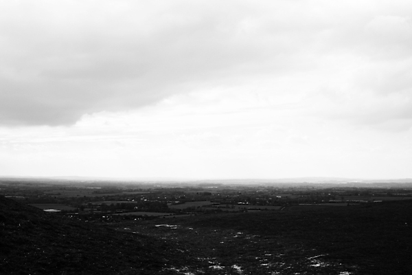 포토 JPG 해외이미지 길 여행 밭 농업 자연 잉글랜드 풍경 사람없음 초록색 농장 농경지 시골 신호등 언덕 그림 해외202004 해외포토 산업 컬러 영국 생태계 파일형식 이미지허브