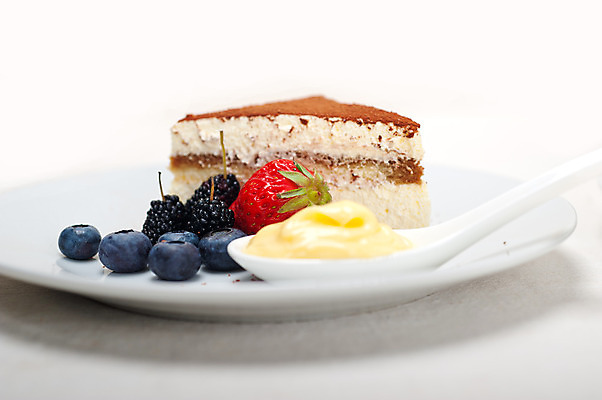 포토 JPG 해외이미지 접시 딸기 디저트 사람없음 숟가락 달콤 블루베리 블랙베리 크림치즈 티라미수 해외202004 해외포토 식기 음식 과일 치즈 수저 맛 파일형식 이미지허브