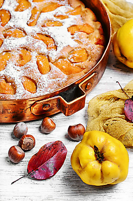 포토 JPG 해외이미지 낙엽 디저트 실내 사람없음 모과 나무배경 해외202004 해외포토 음식 백그라운드 잎 과일 내부 파일형식 이미지허브