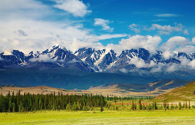 포토 JPG 해외이미지 나무 구름 밭 자연 하늘 아침 산 파노라마 풍경 사람없음 초록색 여름 파란색 햇빛 환경 맑음 얼음 등산 시골 숲 언덕 산등성이 빙하 러시아 암초 산악지대 시베리아 웅장함 절정 눈내림 해외202004 해외포토 주간 자연요소 식물 계절 유럽 컬러 농업 날씨 눈_날씨 촬영기법 태양 트래킹 생태계 파일형식 이미지허브
