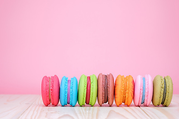 포토 JPG 해외이미지 분홍색 결혼 백그라운드 디저트 사탕 사람없음 목재 빨간색 초록색 파란색 컬러풀 노란색 쌓기 케이크 초콜릿 빵집 흰색 달콤 정상 마카롱 프랑스어 페스츄리 해외202004 해외포토 나무 문자 음식 빵 컬러 재료 모션 이벤트 상점 맛 파일형식 이미지허브