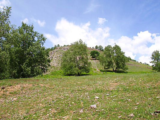 포토 JPG 해외이미지 나무 구름 여행 자연 하늘 산 풍경 사람없음 야외 초록색 여름 파란색 맑음 바위 시골 땅 언덕 장면 자작나무 내추럴 해외202004 해외포토 자연요소 식물 계절 컬러 날씨 돌_바위 생태계 파일형식 이미지허브