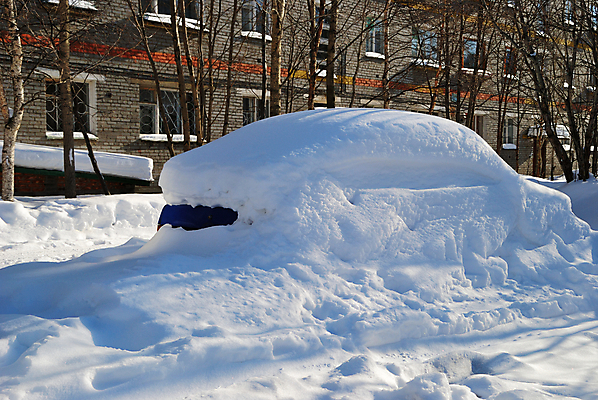 포토 JPG 해외이미지 겨울 창문 교통시설 자동차 주택 사람없음 건물 태양 추위 자동 제설기 해외202004 해외포토 자연요소 건축물 계절 육상교통 교통 시설 제설 파일형식 이미지허브