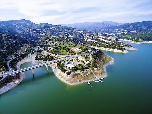 포토 JPG 해외이미지 식물 호수 겨울 농업 자국 자연 산 안테나 파노라마 사람없음 초록색 물 강 평화 환경 힘 침묵 봄 하이킹 시골 침대 저수지 연못 개울 숲 댐 홍수 언덕 아치 수납 생태학 인공 중력 콘크리트 해외202004 해외포토 사이프러스공화국 자연요소 계절 공공시설 교육 유럽 산업 컬러 가구 컨셉 통신 레저 촬영기법 소리 자연재해 생태계 파일형식 이미지허브