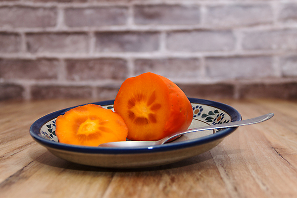 포토 JPG 해외이미지 실내 감 사람없음 나무탁자 해외202004 해외포토 과일 탁자 내부 파일형식 이미지허브