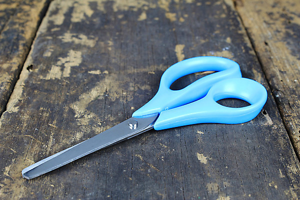 포토 JPG 해외이미지 교육 종이 학교 가정 탁자 주방용품 문구용품 주택 손잡이 안전 사람없음 목재 사무실 금속 장비 공구 쌍 칼날 플라스틱 자르기 오브젝트 날카로움 옛날 철강 하드웨어 해외202004 해외포토 나무 가구 생활용품 비즈니스 재료 모션 재질 건물 컴퓨터 도구 파일형식 이미지허브