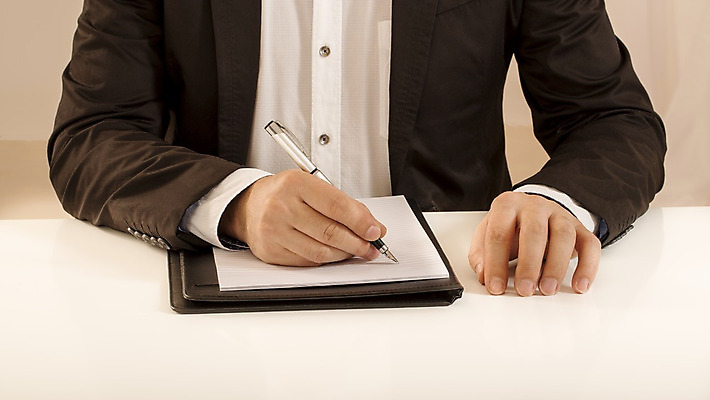 포토 JPG 해외이미지 백인 직업 1 라이프스타일 남자 셔츠 비즈니스 통신 모바일 노동자 스트레스 세포 실내 피곤 한명 사람 앉기 스마트폰 사무실 분노 흰색 표현 업무 비즈니스맨 좌절 전화기 책상 걱정 경영자 문제 긴장 경영 과로 과부하 우울증 트러블 해외202004 해외포토 서양인 감정 컬러 가구 컨셉 상의 모션 내부 생활 핸드폰 스마트기기 작업 직장인 질병 리더 파일형식 이미지허브