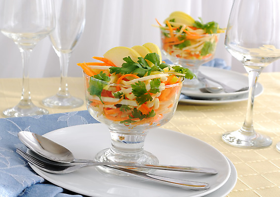 포토 JPG 해외이미지 라이프스타일 식기 음식 조각 잎 다이어트 채소 부분 요리 사람없음 옆모습 빛 요식업 저녁식사 당근 샐러드 신선 사과 상품 자르기 묘사 매움 날것 칼로리 성분 내추럴 점심식사 단백질 뷔페 탄수화물 해외202004 해외포토 식물 산업 뷰포인트 과일 모션 뿌리채소 건강 생활 식사 맛 영양소 파일형식 이미지허브