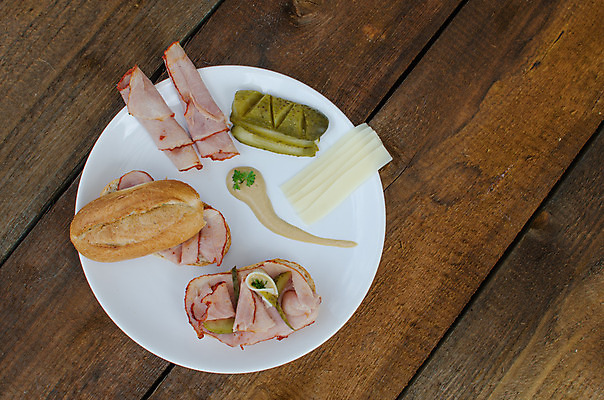 포토 JPG 해외이미지 음식 조각 백그라운드 컨셉 다이어트 토마토 채소 자연 탁자 치즈 샌드위치 건강 육류 요리 사람없음 빨간색 초록색 주방 식사 저녁식사 치킨 이탈리아 샐러드 소고기 신선 칼 맛 아침식사 폐기물 바게트 상추 잠수함 속도 클럽 햄 칠면조 점심식사 번 살라미 후보 해외202004 해외포토 유럽 빵 컬러 가구 식재료 조류 유제품 쓰레기 생태계 닭고기요리 파일형식 이미지허브