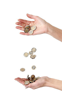 포토 JPG 해외이미지 돈 놀이 성공 관리 한명 세로 쌓기 동전 저축 유로 흰색 잡기 절약 변화 떨어짐 수집 흰배경 결제 땅콩 이익 기부 고립 세금 수입 해외202004 해외포토 1 컬러 백그라운드 컨셉 모션 사람 금융 견과류 재산 파일형식 이미지허브