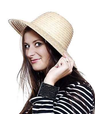 포토 JPG 해외이미지 백인 응시 여자 얼굴 포즈 갈색머리 한명 미소 사람 밀짚모자 해외202004 해외포토 서양인 모자_잡화 1 헤어스타일 시선 표정 신체부위 파일형식 이미지허브